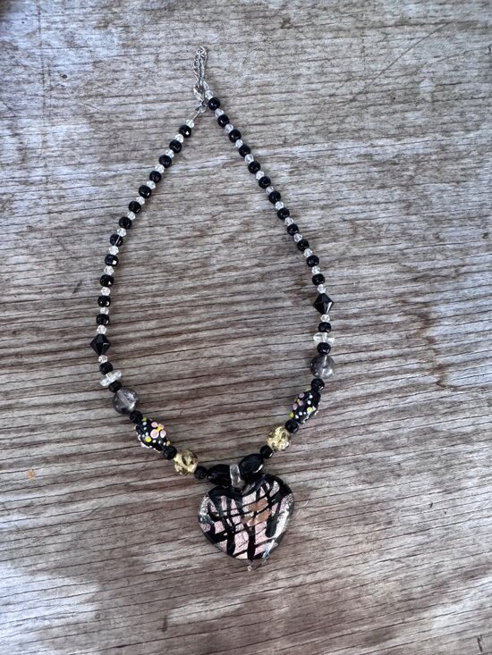 unbranded/Artisan Jewelry - Artisan Dichroic Glass Heart Necklace Lampwork Beads Floral Black 18"-20"